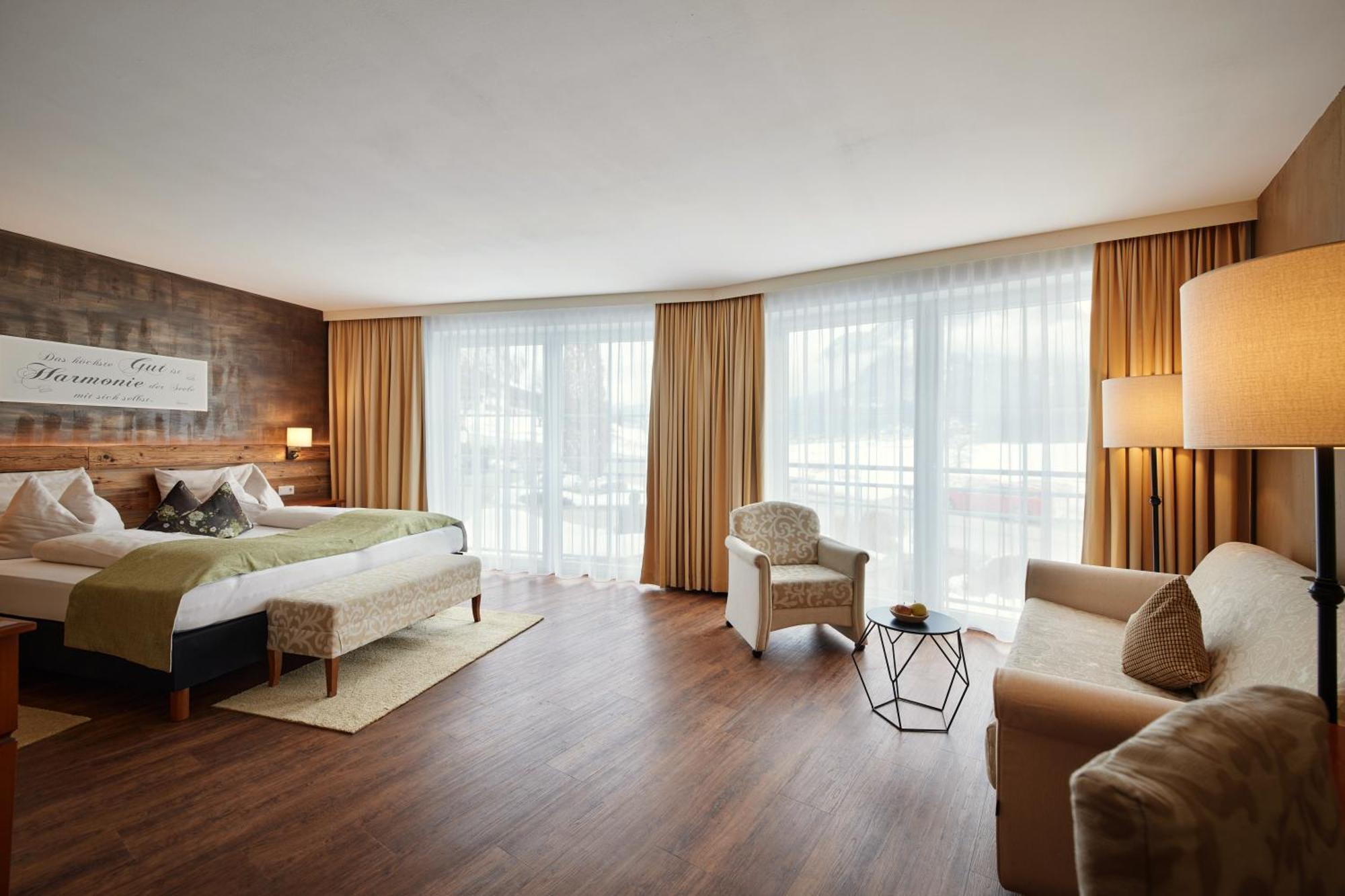 Panorama Royal Hotel 4*